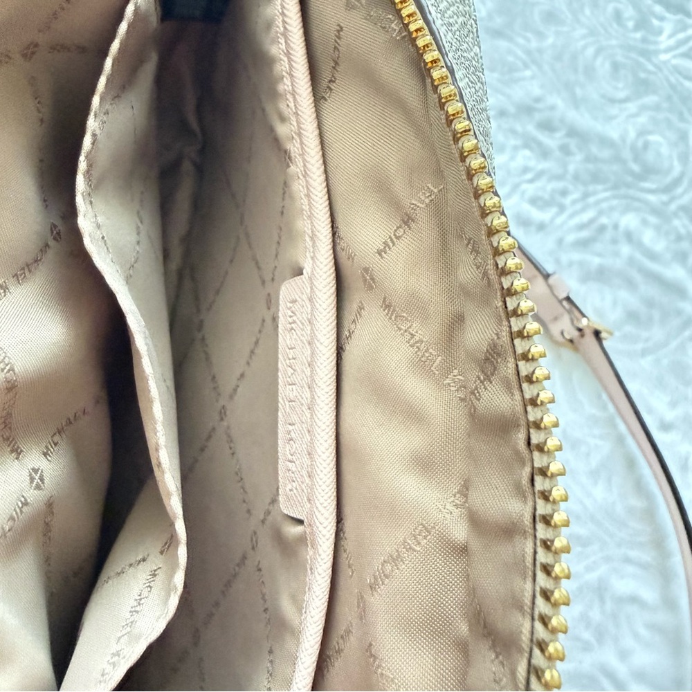 Michael Kors Jet Set Crossbody Logo Vanilla Pink - Picture 3 of 12